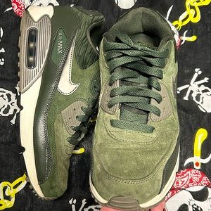 Green Nike Air Max 90